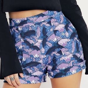 NWT Blackmilk Bat Garden Cuffed Shorts XL
